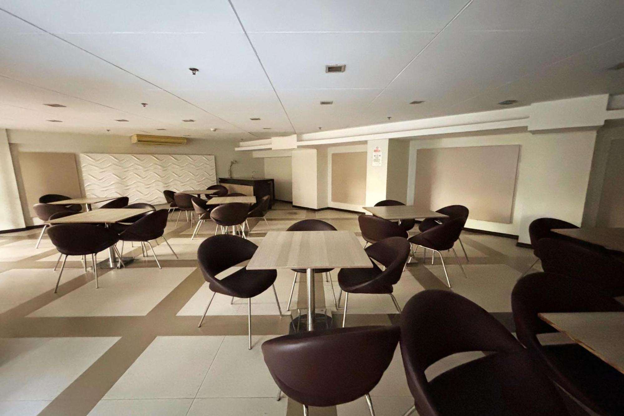 Extremeli Suites Manila Powered By Cocotel Εξωτερικό φωτογραφία